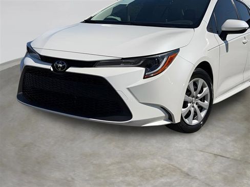 Used 2021 Toyota Corolla LE FWD image 7
