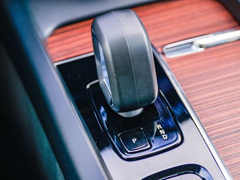 Used 2025 Volvo V60 B5 Cross Country Plus image 54