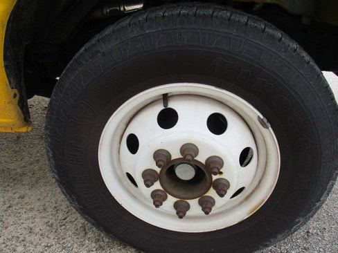 Used 2019 Ford E-350 and Econoline 350 Super Duty image 18