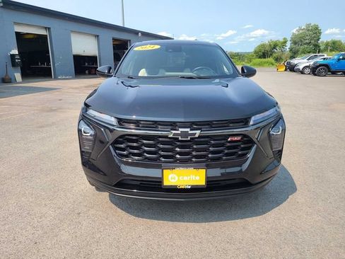 Used 2024 Chevrolet Trax RS w/ Driver Confidence Package FWD image 3