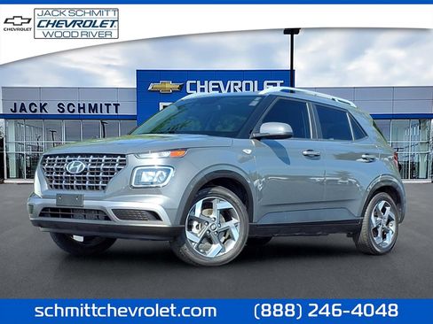 Used 2025 Hyundai Venue SEL FWD image 1