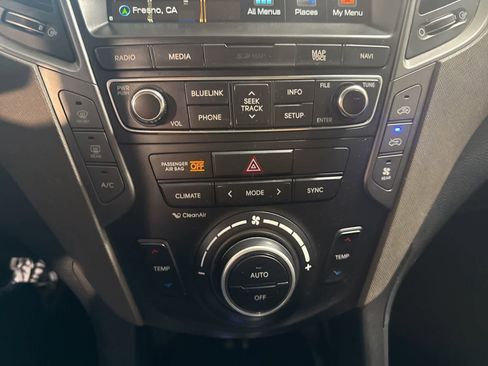 Used 2017 Hyundai Santa Fe SE image 24