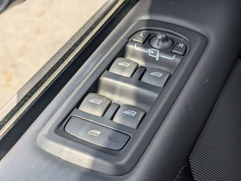 Used 2015 Land Rover LR4 HSE LUX image 25