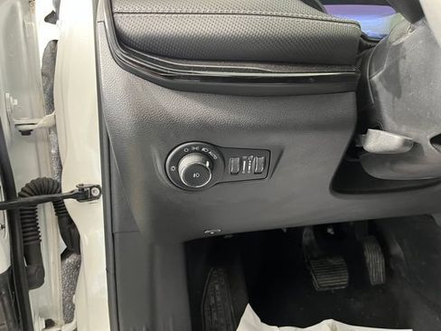 Used 2023 Jeep Compass Latitude w/ Sun and Sound Group AWD/4WD image 15