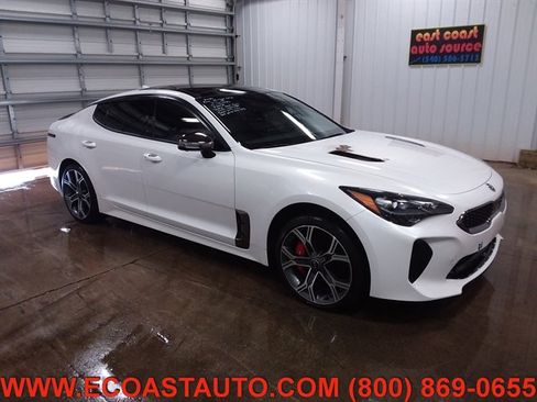 Used 2021 Kia Stinger GT2 image 1
