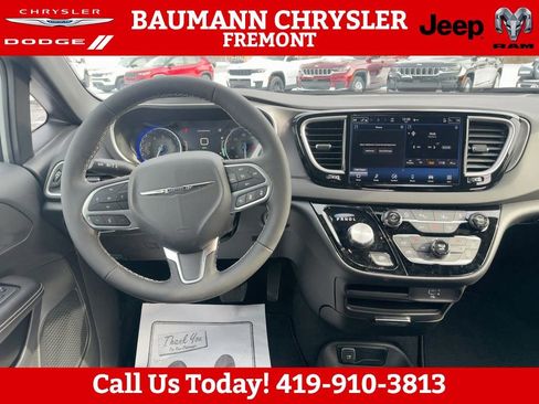 New 2026 Chrysler Voyager LX FWD image 3