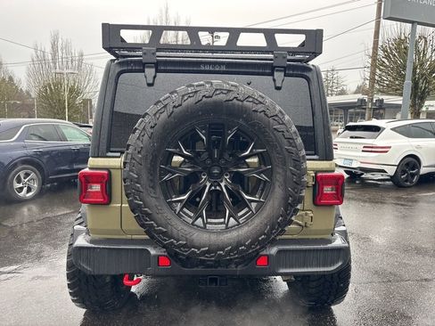 Used 2025 Jeep Wrangler Unlimited Rubicon AWD/4WD image 6