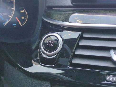 Used 2019 BMW 530e xDrive w/ M Sport Package image 20