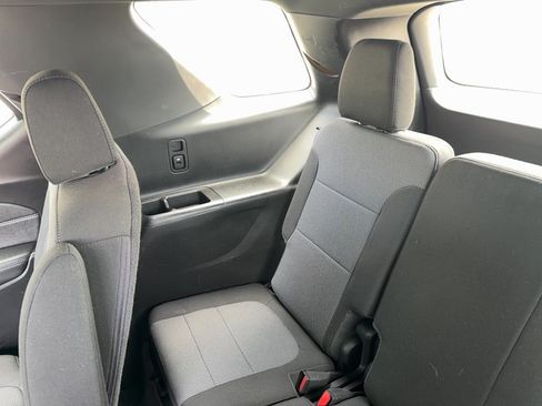 Used 2023 Chevrolet Traverse LT w/ LPO, Cargo Package AWD/4WD image 20