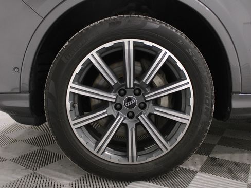 Used 2022 Audi Q7 Premium Plus image 37