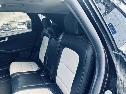 Used 2022 Ford Escape Titanium w/ Titanium Premium Package image 5