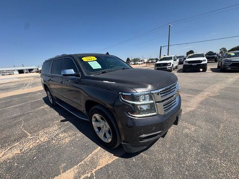 Used 2015 Chevrolet Suburban LTZ RWD image 3