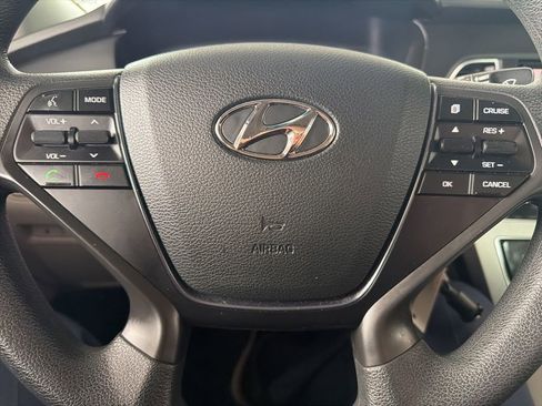 Used 2015 Hyundai Sonata SE w/ Option Group 09 FWD image 17