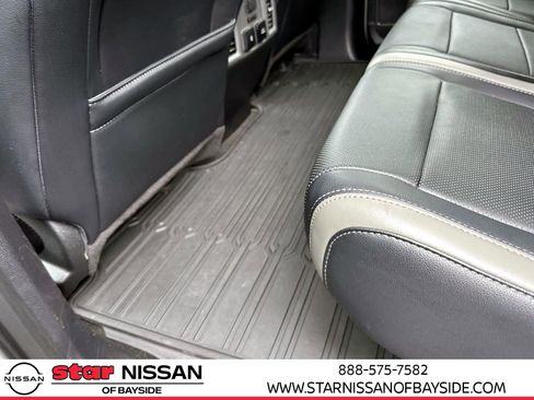 Used 2018 Ford F150 Raptor w/ Equipment Group 802A Luxury image 17