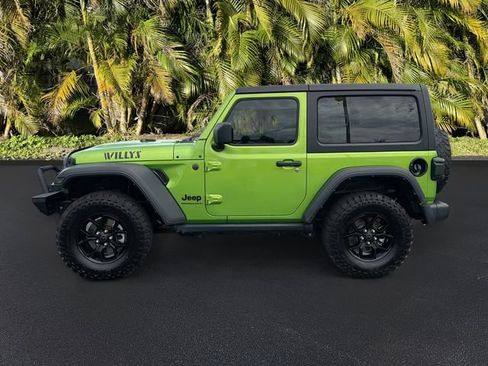 Used 2025 Jeep Wrangler Sport AWD/4WD image 9