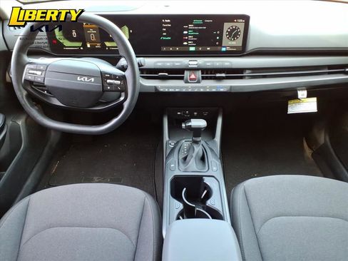 Certified 2025 Kia K4 LX image 10