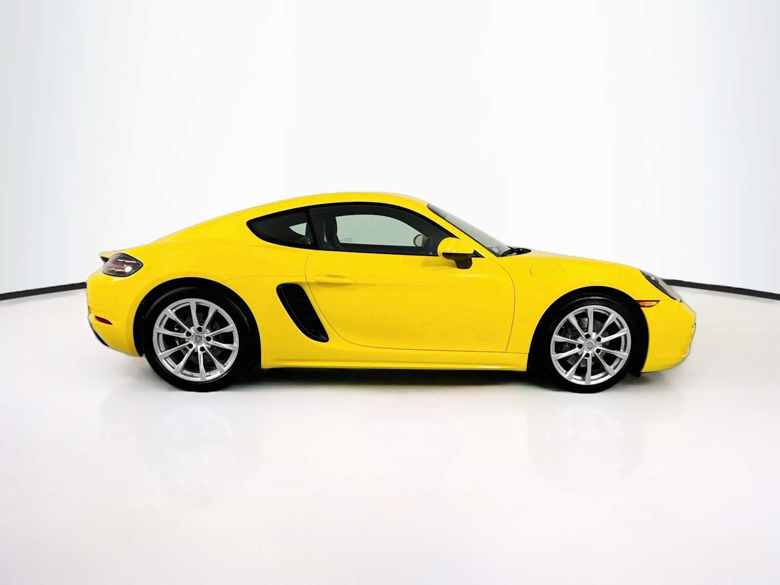 Certified 2023 Porsche 718 Cayman RWD image 8