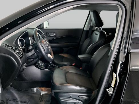Used 2018 Jeep Compass Latitude AWD/4WD image 9