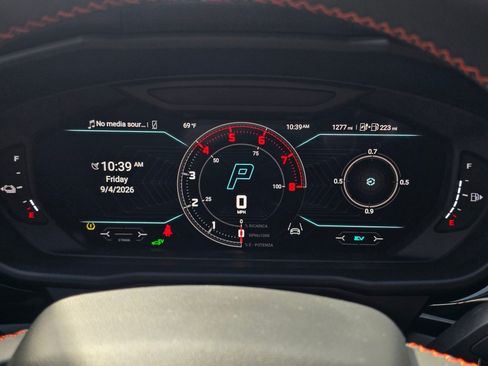 Used 2025 Lamborghini Urus SE AWD/4WD image 42