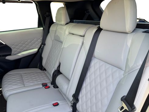 Used 2023 Mitsubishi Outlander SEL FWD image 16