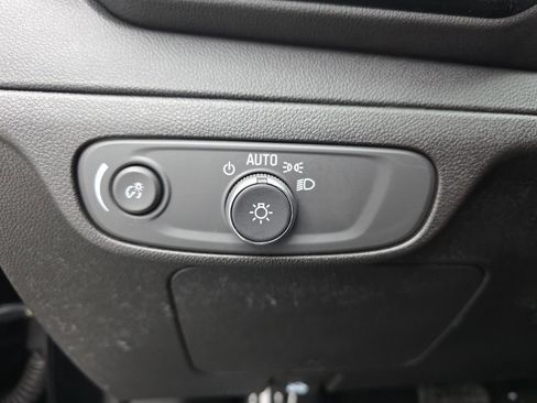 Used 2023 Chevrolet Bolt EUV LT image 23