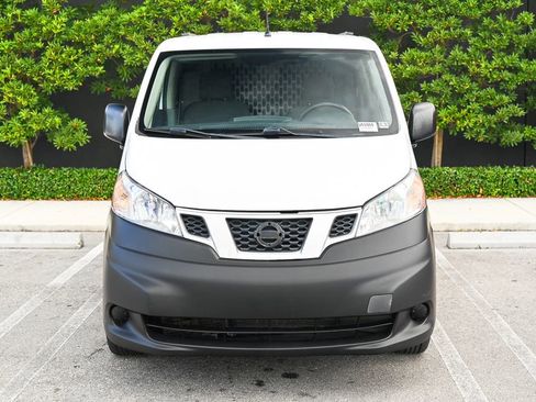 Used 2018 Nissan NV200 S FWD image 2