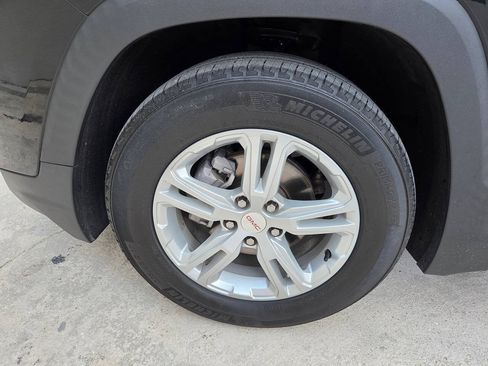 Used 2024 GMC Terrain SLE FWD image 19