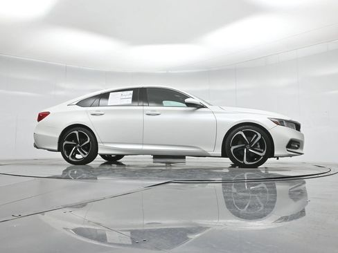 Used 2020 Honda Accord Sport image 3