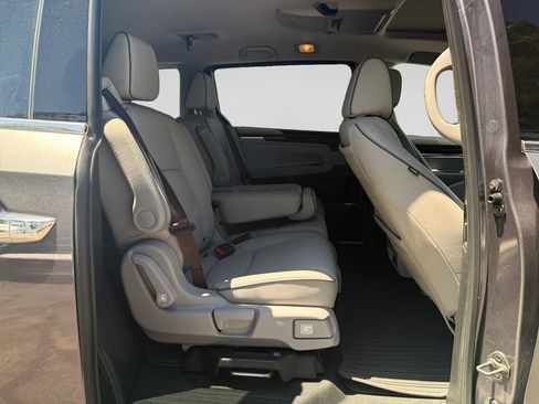 Used 2024 Honda Odyssey Elite image 18