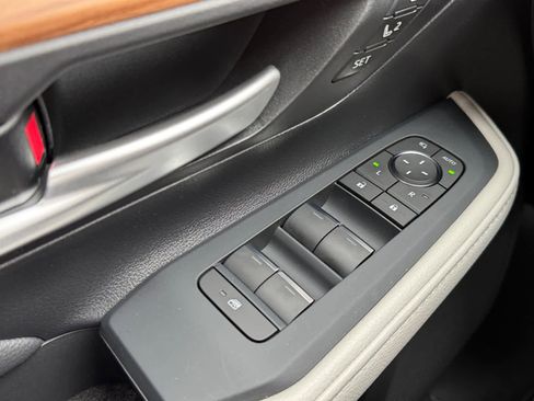 Used 2025 Toyota Grand Highlander Limited image 19