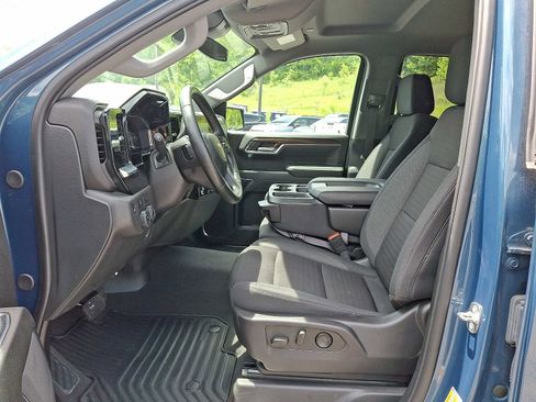 Used 2024 Chevrolet Silverado 1500 LT AWD/4WD image 13