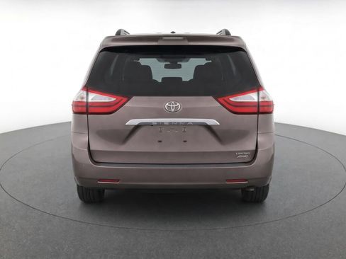 Used 2018 Toyota Sienna Limited Premium AWD/4WD image 7