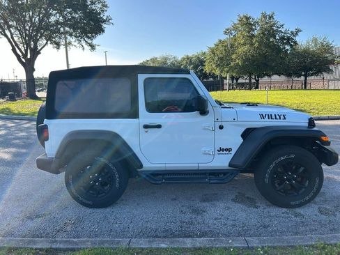 Used 2021 Jeep Wrangler Sport AWD/4WD image 7