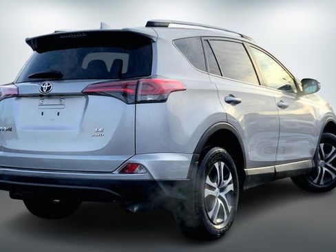 Used 2017 Toyota RAV4 LE image 12