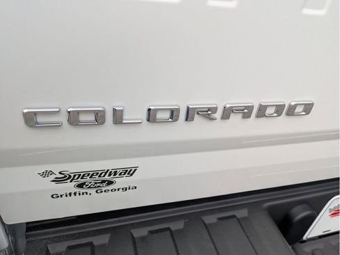 Used 2022 Chevrolet Colorado LT w/ Fleet Safety Package image 9