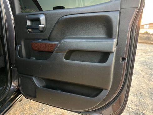 Used 2015 GMC Sierra 2500 SLE w/ Suspension Package, Off-Road image 19