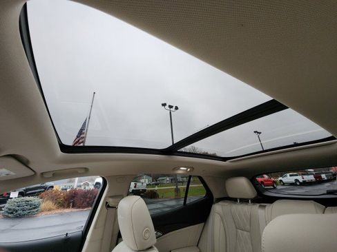 Used 2023 Buick Envision Avenir image 29