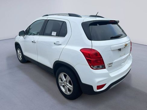 Used 2017 Chevrolet Trax LT w/ LT Convenience Package FWD image 5