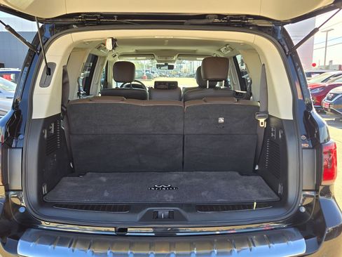 Used 2024 INFINITI QX80 Premium Select w/ Cargo Package image 11