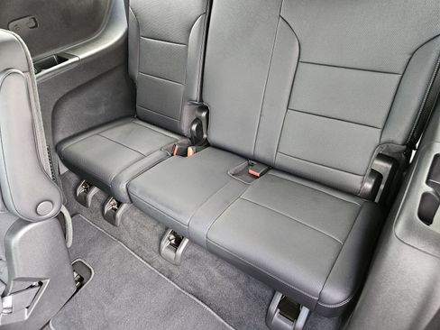 Certified 2026 Chevrolet Traverse LT w/ Driver Confidence Package image 32