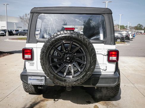 Used 2022 Jeep Wrangler Unlimited Sport image 9