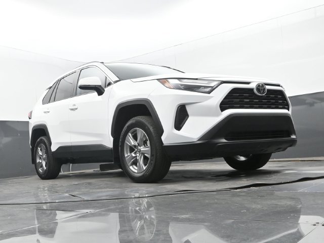 Used 2024 Toyota RAV4 XLE FWD image 23