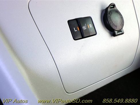 Used 2014 Toyota Prius Four w/ Solar Roof Package image 27