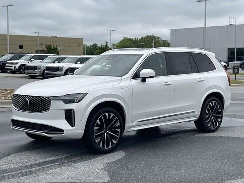 New 2026 Volvo XC90 T8 Plus w/ Protection Package Premier AWD/4WD image 24