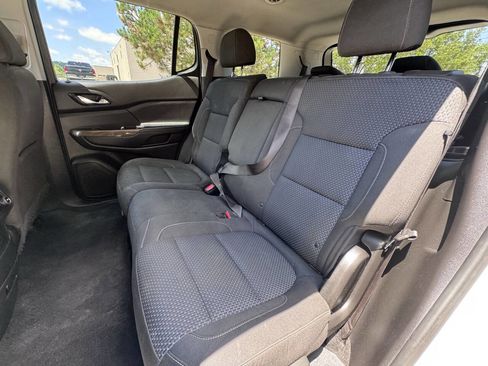 Used 2020 GMC Acadia SLE image 15