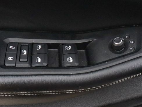 Used 2023 Jeep Grand Cherokee Altitude image 15