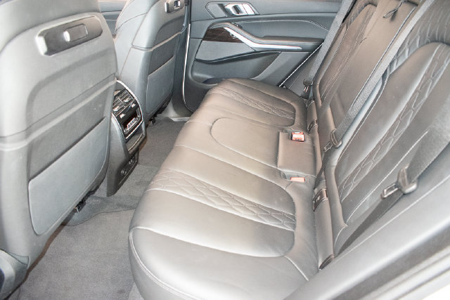 Used 2025 BMW X5 xDrive50e AWD/4WD image 17