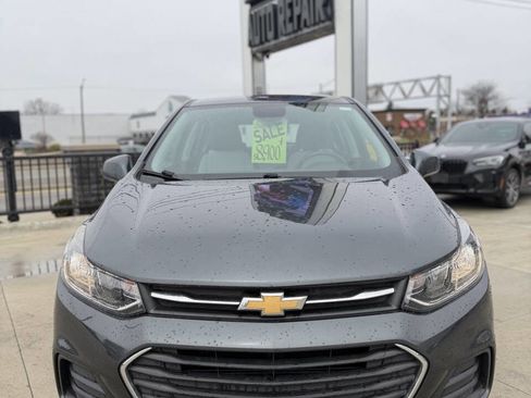Used 2019 Chevrolet Trax LS image 2