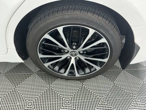 Used 2020 Toyota Camry SE FWD image 17