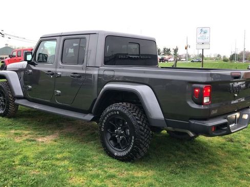 Used 2025 Jeep Gladiator Sport AWD/4WD image 5